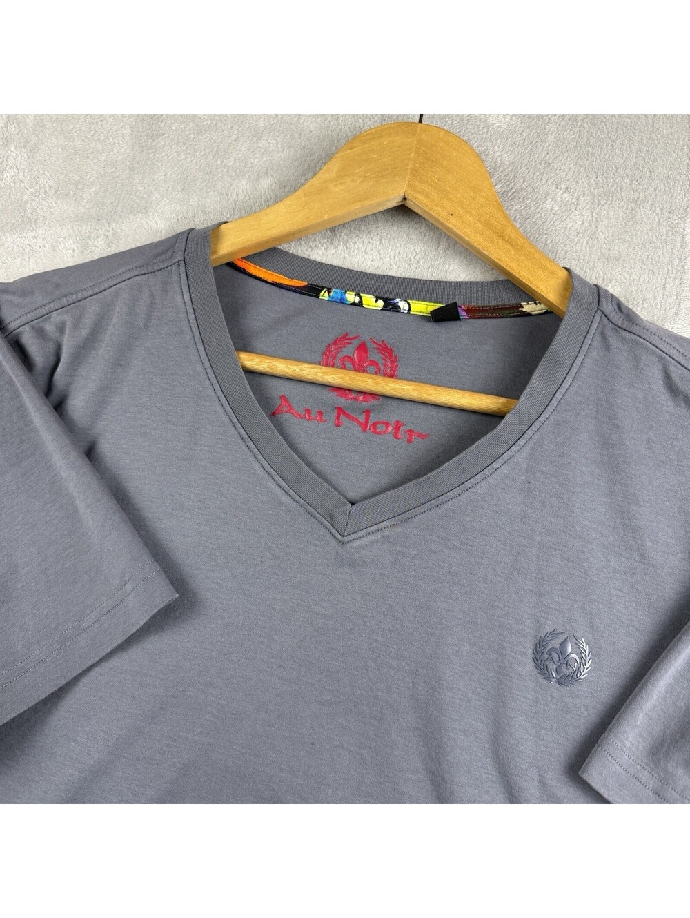 Au Noir Men 4/L Gray V Neck T-Shirt Short Sleeve Graphic Trim Luxury Casual Prep